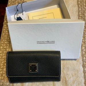 Dooney & Bourke wallet